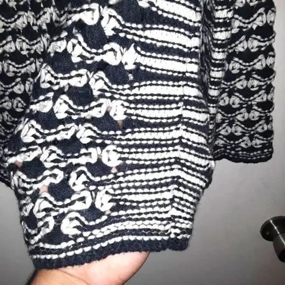 Freeway NWT Navy & White Knit Sweater Top Size Small - Picture 3 of 5